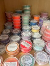 Load image into Gallery viewer, Strong Scented Wax Melt Pots - KELLY'S SMELLIES
