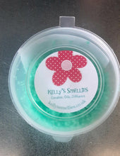 Load image into Gallery viewer, Snow Wax Melts - KELLY'S SMELLIES