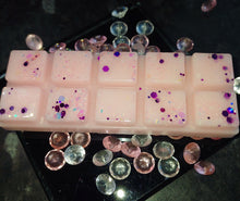 Load image into Gallery viewer, Luxury Wax Melt Clamshell - KELLY&#39;S SMELLIES
