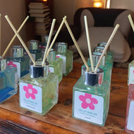 Kelly’s Smellies 50ml Reed Diffuser With Reeds