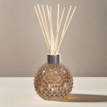 Load image into Gallery viewer, Amber Reed Diffuser Vase Complete With Reeds - KELLY&#39;S SMELLIES
