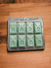 Load image into Gallery viewer, Strong Wax Melts Handmade - KELLY&#39;S SMELLIES
