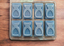 Load image into Gallery viewer, Strong Wax Melts Handmade - KELLY&#39;S SMELLIES
